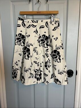 DE Collection Black & White Floral Circle Skirt